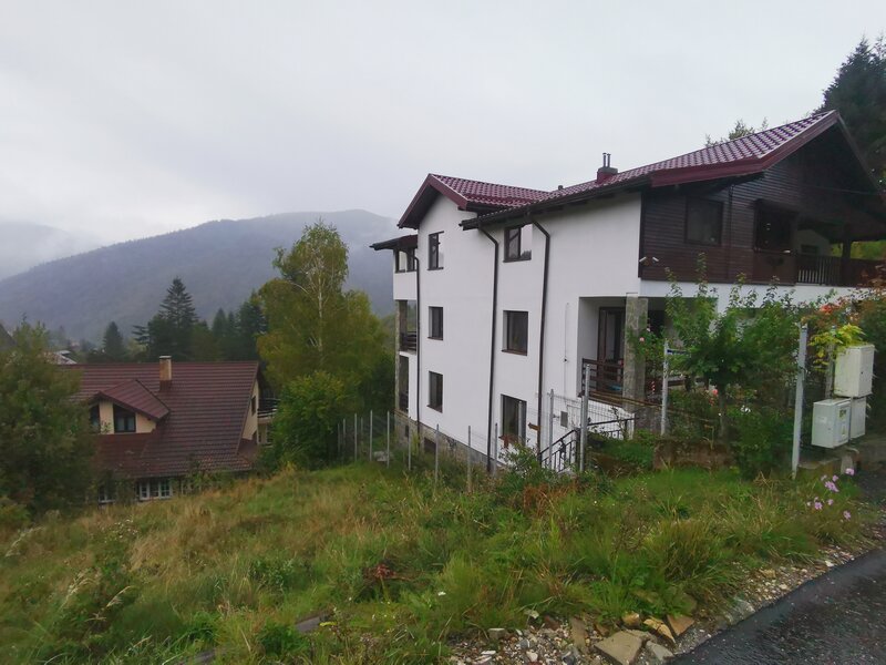 Sinaia, vand 492 mp in cartierul Tirul cu Porumbei, proprietar